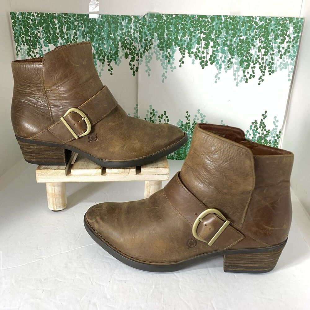 Born Brown Leather Stacked Heel Pointed Toe Boots Womens Size 8.5